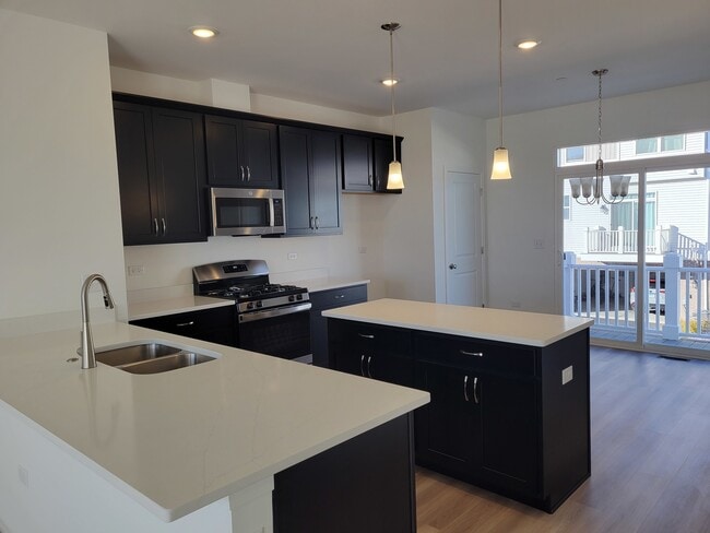 Building Photo - 1550 Times Dr