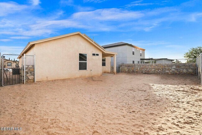 Building Photo - 14223 Poets Rock Ln