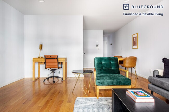 Building Photo - 77 5th Ave