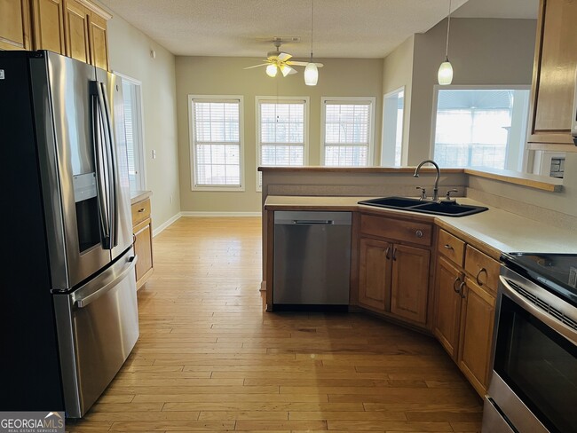 Building Photo - 50 Rock Mill Ct