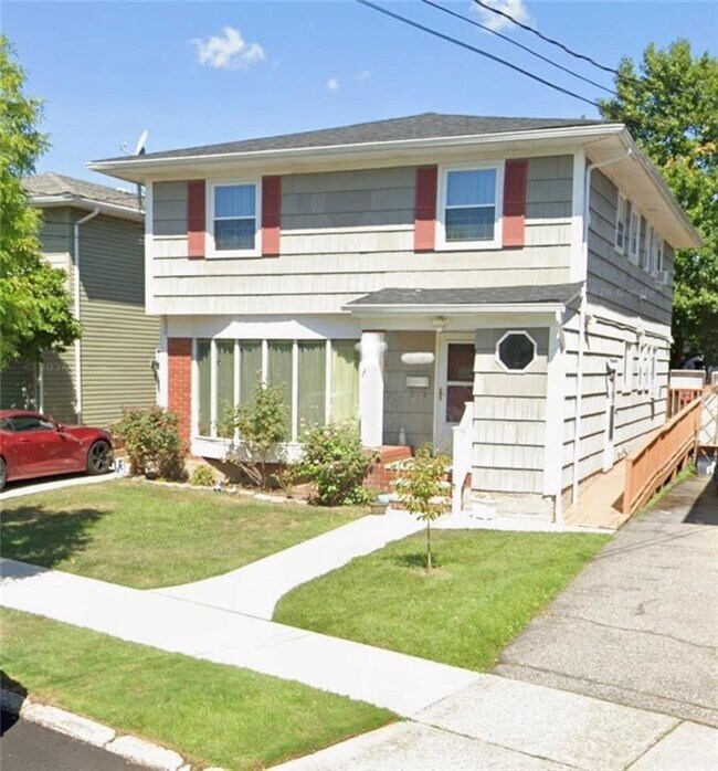 Building Photo - 39 Thomas St