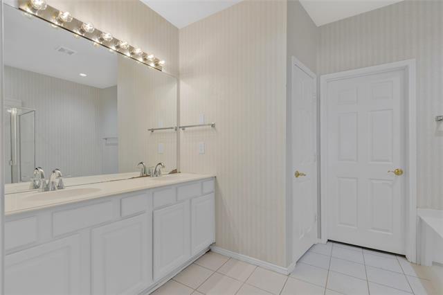 Building Photo - 3904 Creek Crossing Dr