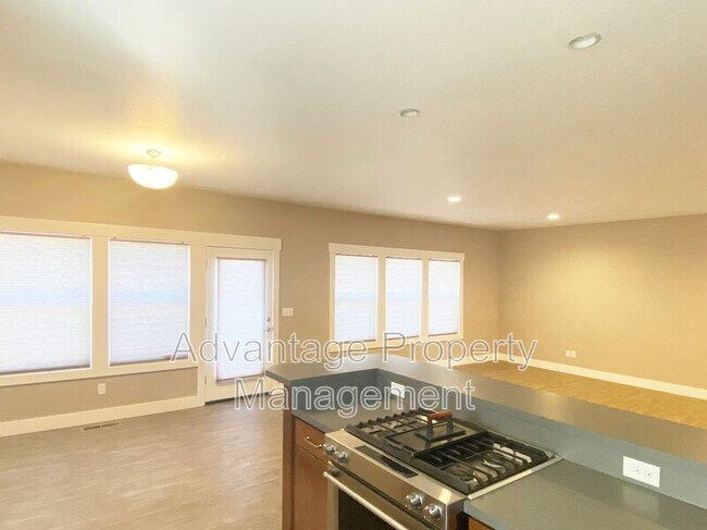 Building Photo - 122 S 21st St