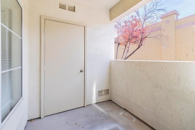 Building Photo - Stylish Summerlin Condo in Gated Red Bluffs — Resort Living at Its Best