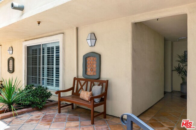 Unit Outside - 7120 La Tijera Blvd