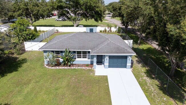 Building Photo - 3 Bed | 2 Bath | 1,200 Sq Ft Single-Family Home  RENT NOW WITH ZERO DEPOSIT on a 12-month lease!