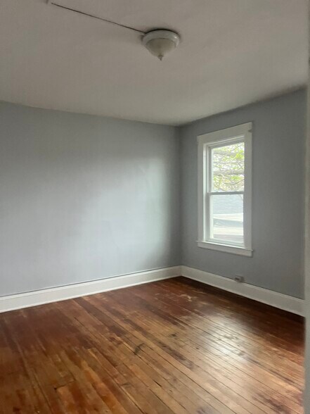 Building Photo - 757 Maple Ave