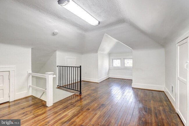 Building Photo - 2805 Hamilton Ave