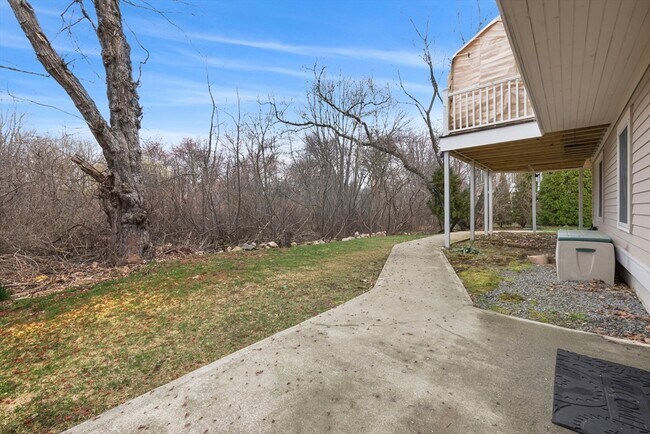 Building Photo - 5 St Anthonys Ln