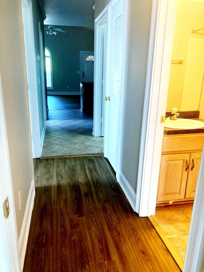 Building Photo - 8082 Veterans Pkwy