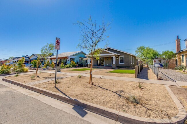 Building Photo - 1329