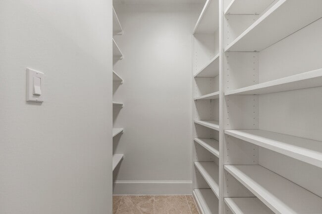 Building Photo - 4134 Bellefontaine