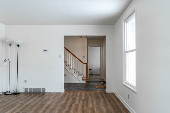 Building Photo - **Charming Colonial in Picturesque Lower Milford Township**