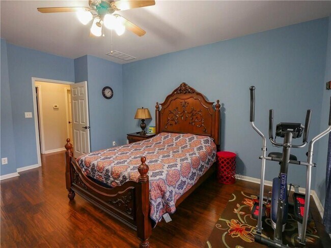 Building Photo - 702 S Frontier Ln