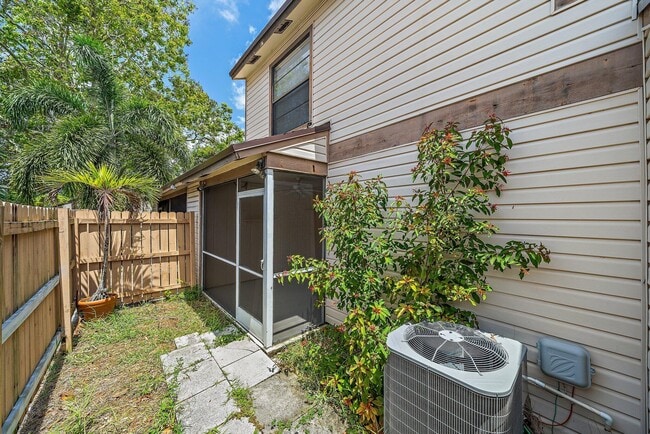 Building Photo - 110 Sherwood Cir