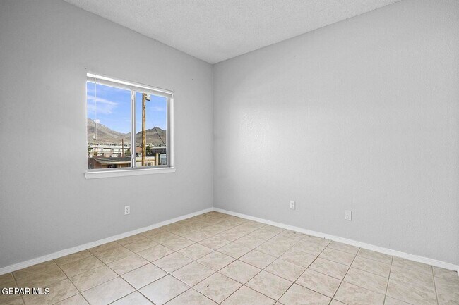 Building Photo - 7908 Mt Latona Dr