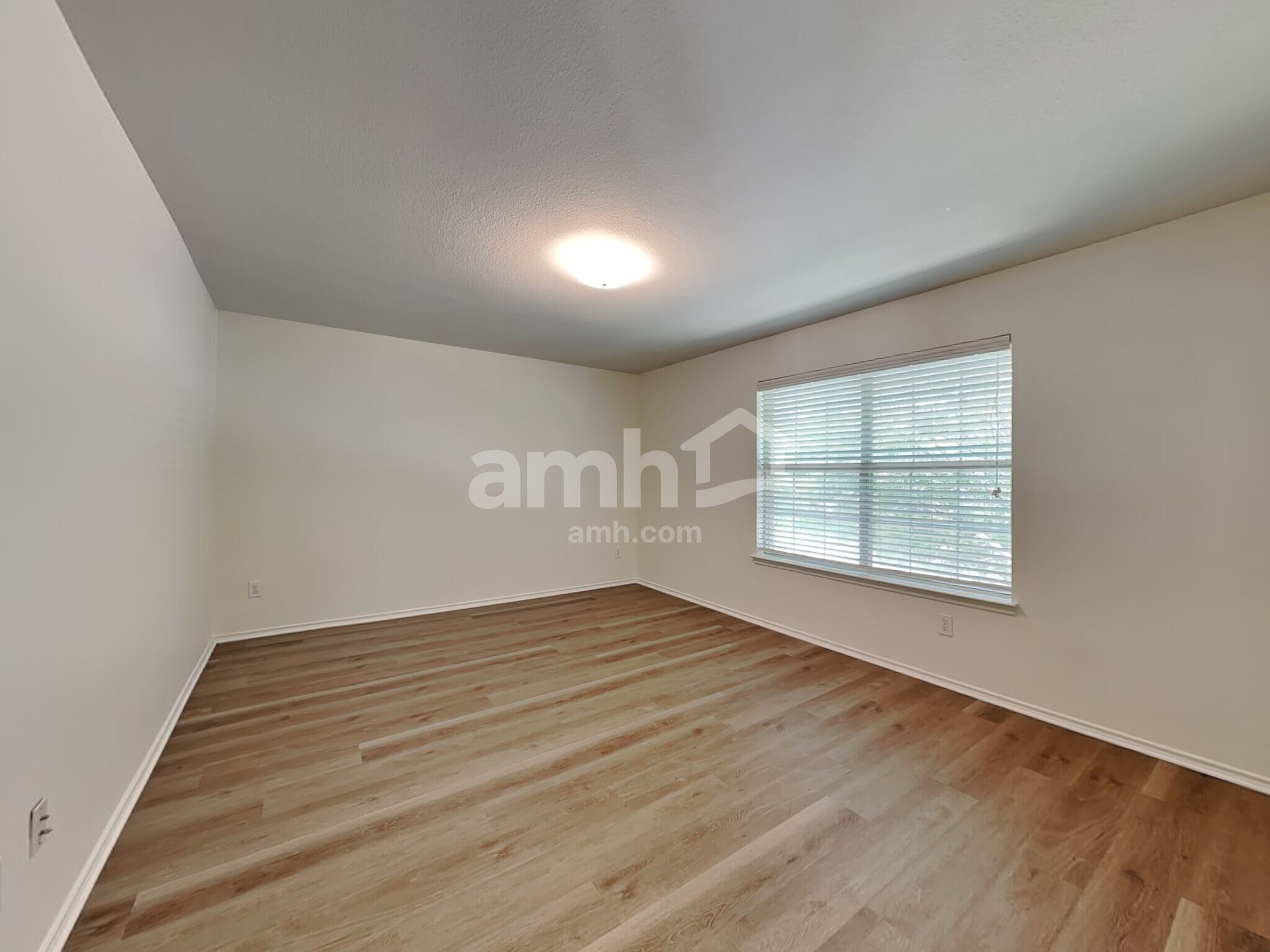 Building Photo - 101 Foxtail Ct