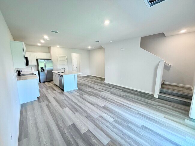 Building Photo - 12813 SW Forli Wy