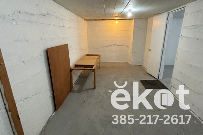 Building Photo - 14551 S Camp Williams Rd