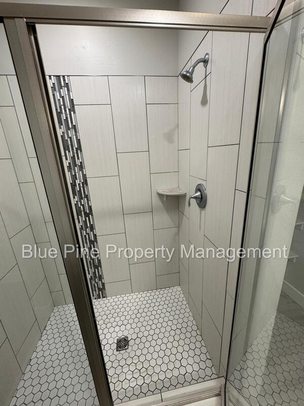 Building Photo - 2824 Brooklyn St