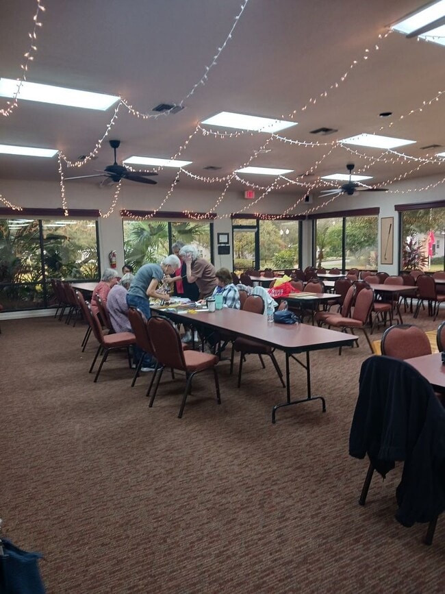 Building Photo - 2 Bedroom 2 Bathroom Home for RENT, Furbabies Welcome!