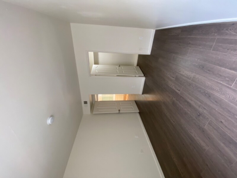 Building Photo - 13002 Riverside Dr