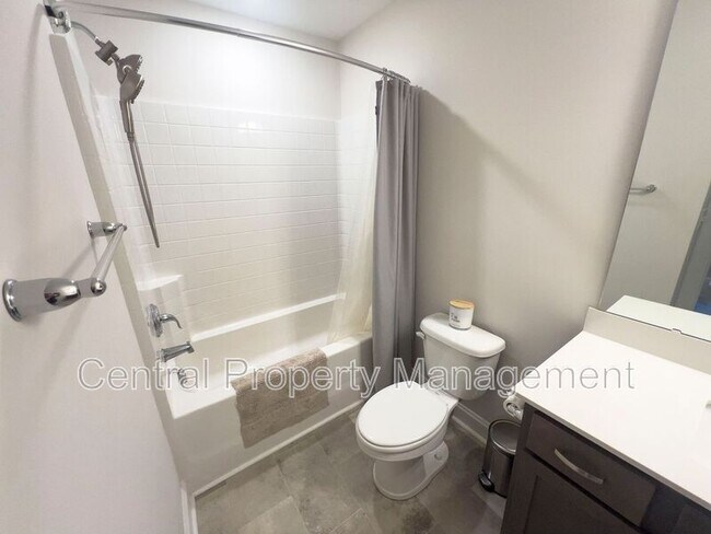 Building Photo - 22 Camden Wds Trl