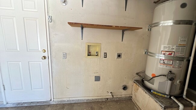 Building Photo - East Lancaster Home