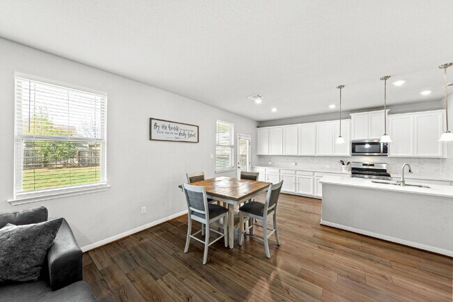 Building Photo - Room to Gather, Relax, and Enjoy Everyday Living