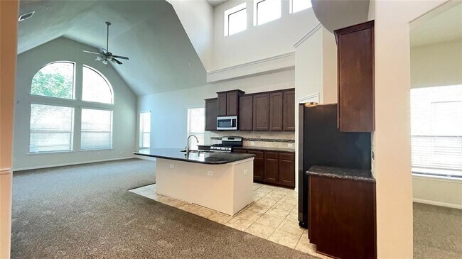 Building Photo - 12430 Tyler Springs Ln
