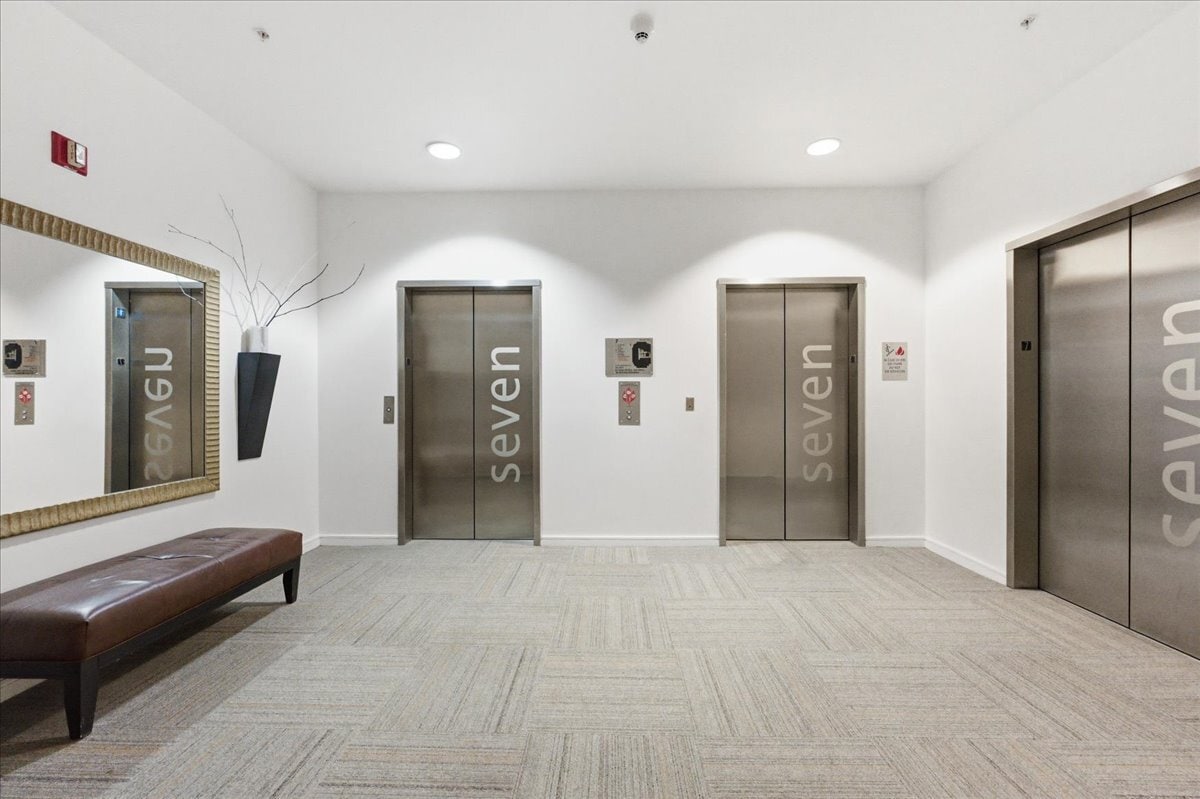 Building Photo - 350 W Ash St