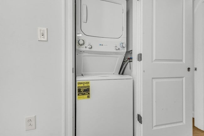 Building Photo - 48 Dudley St