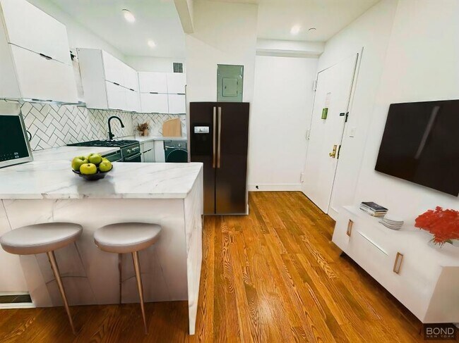 Building Photo - 2 bedroom in NEW YORK NY 10009