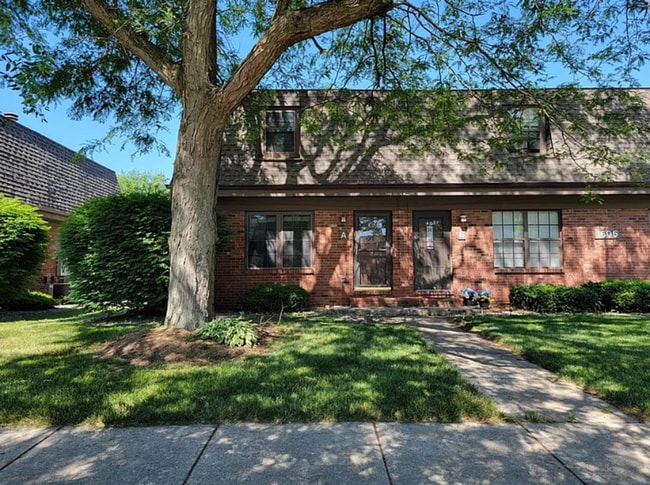 Primary Photo - 1605 Lyndhurst Dr