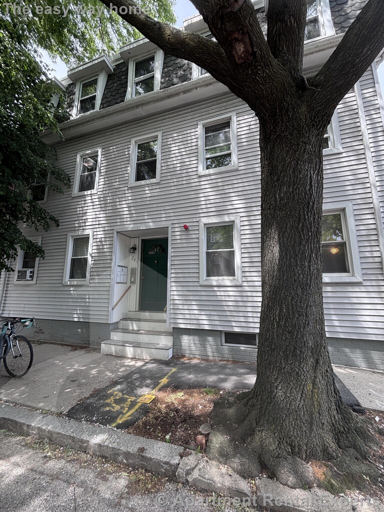 Building Photo - 241 Hurley St