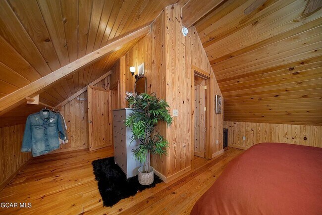 Building Photo - 577 Forrest Dr