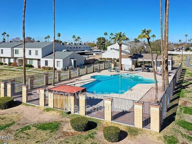 Building Photo - 6526 S McAllister Ave