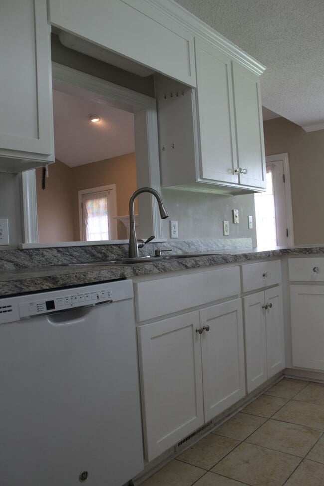 Building Photo - 420 Hunters Creek Dr