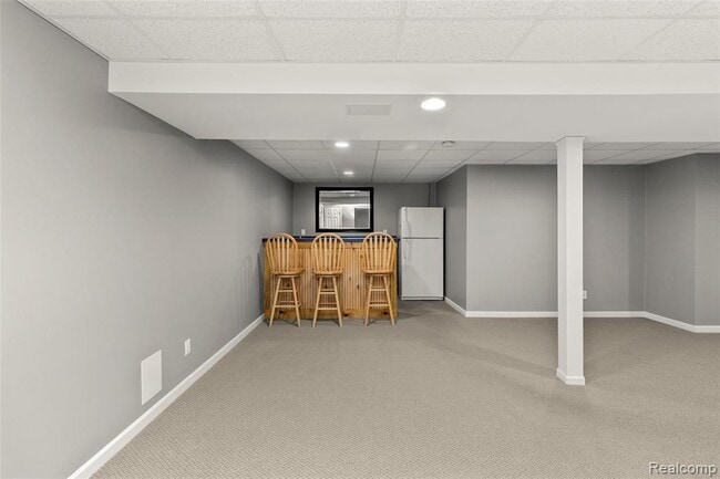 Building Photo - 5648 Whitfield Dr