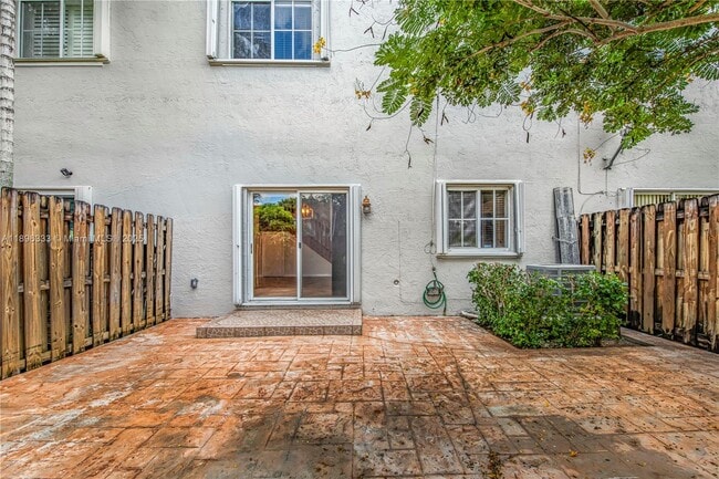 Building Photo - 14274 SW 125th Ct