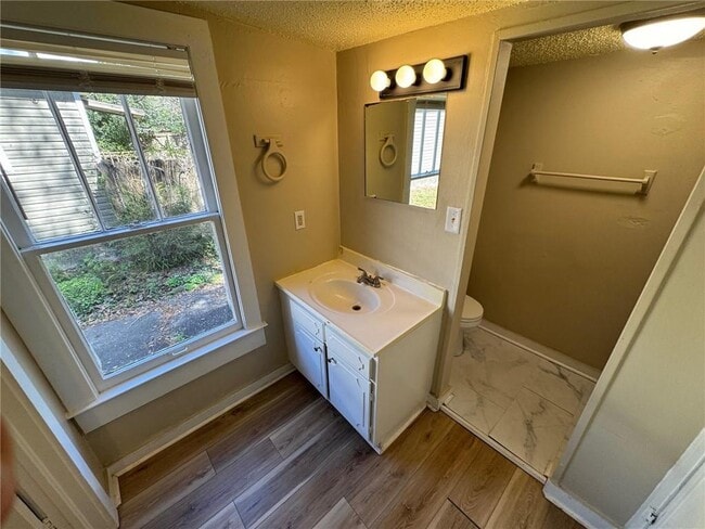 Building Photo - 134 N Carlen St