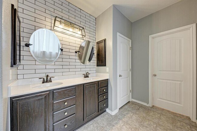 Building Photo - 1412 Berlin Ln