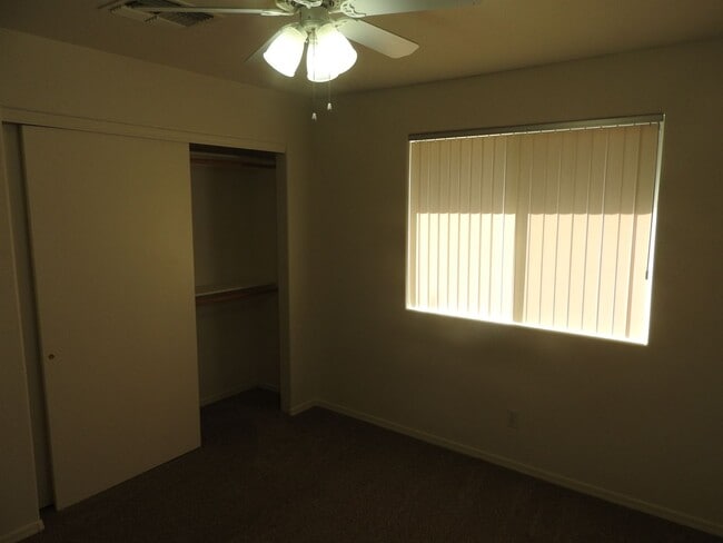 Building Photo - K-1022