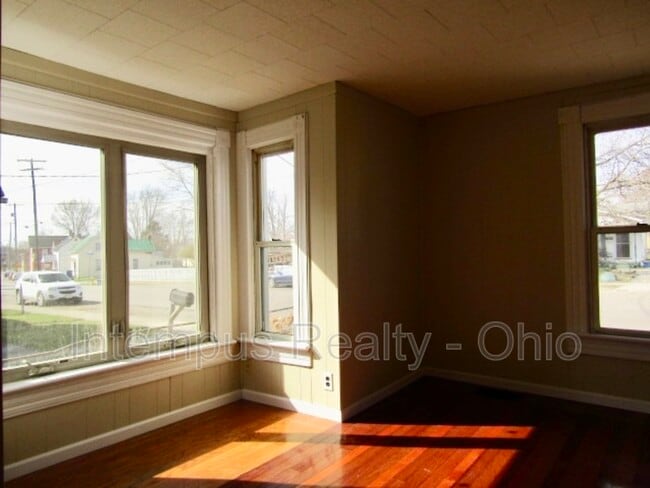 Building Photo - 236 E Winter St