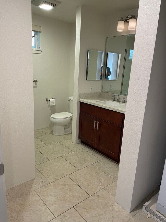 Building Photo - Ka Malanai at Kailua Phase II - 2 bedroom,  2 bath with 2 covered parking - $4,000.