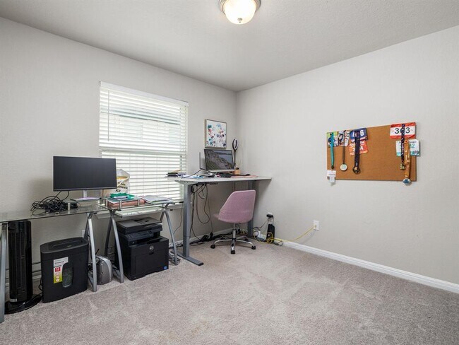 Building Photo - 453 Arrowhead Vine St