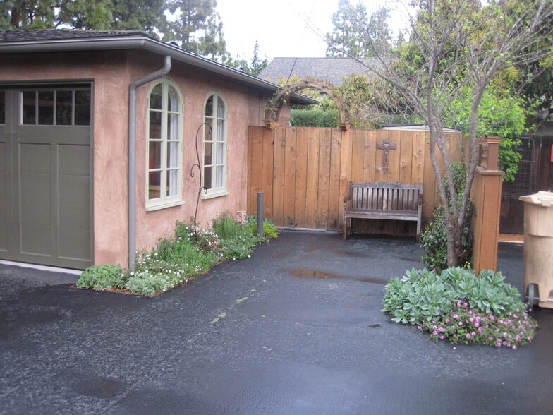 Building Photo - 1129 Church Lane