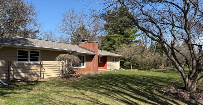 Primary Photo - Rare Rental- Prairie Hill SD 3 bedroom 2 b...