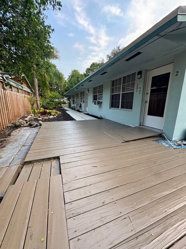 Building Photo - 217 SW 11th Ct