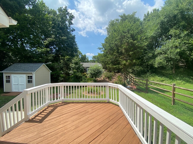 Building Photo - 9014 Blueshot Ct